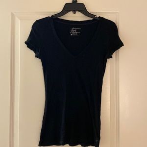 AEO XS BLACK V NECK T-SHIRT
